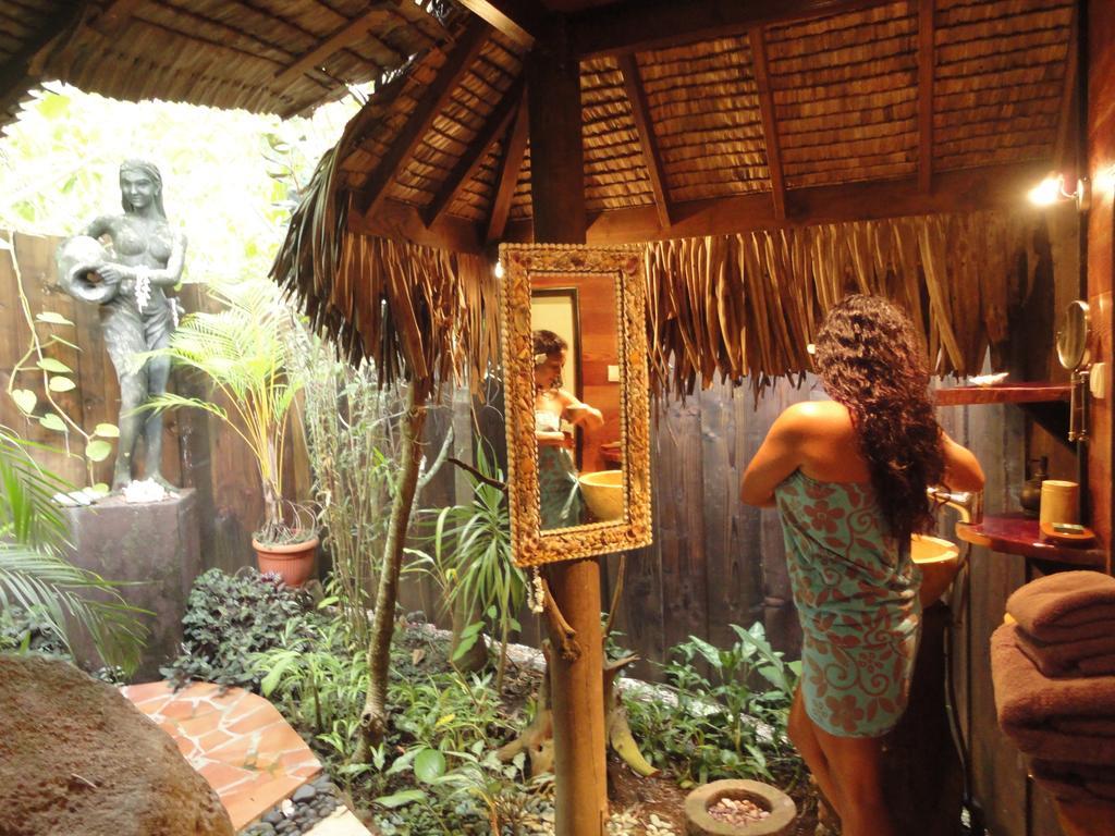 Rohotu Fare Villa Bora Bora Ruang foto